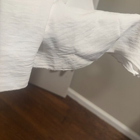 Women: White faux-wrap surplice neckline w/ flutter short sleeves Jumpsuit - Picture 14 of 15